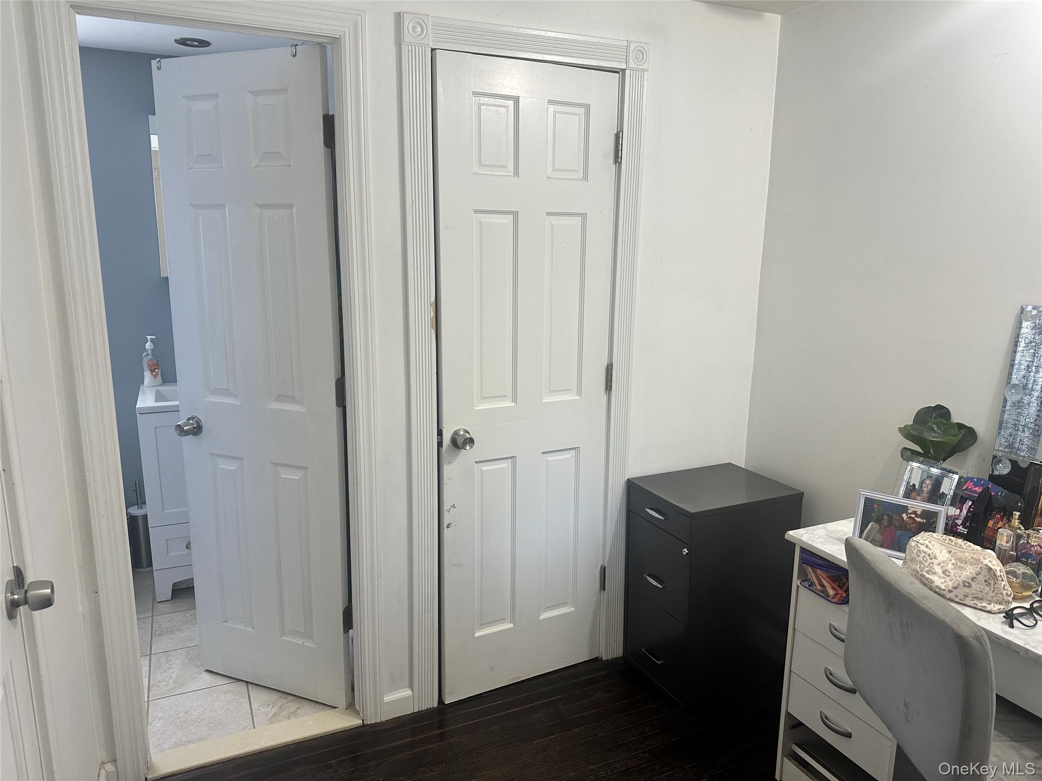 209 Old Post Drive, Hauppauge, NY 11788