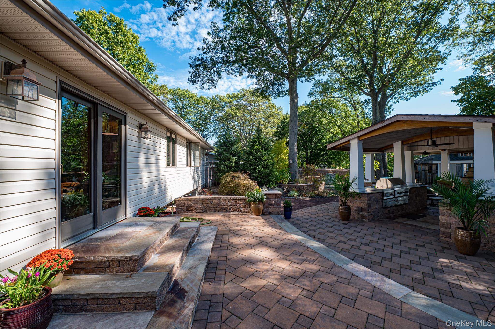 6 Rack Lane, East Setauket, NY 11733