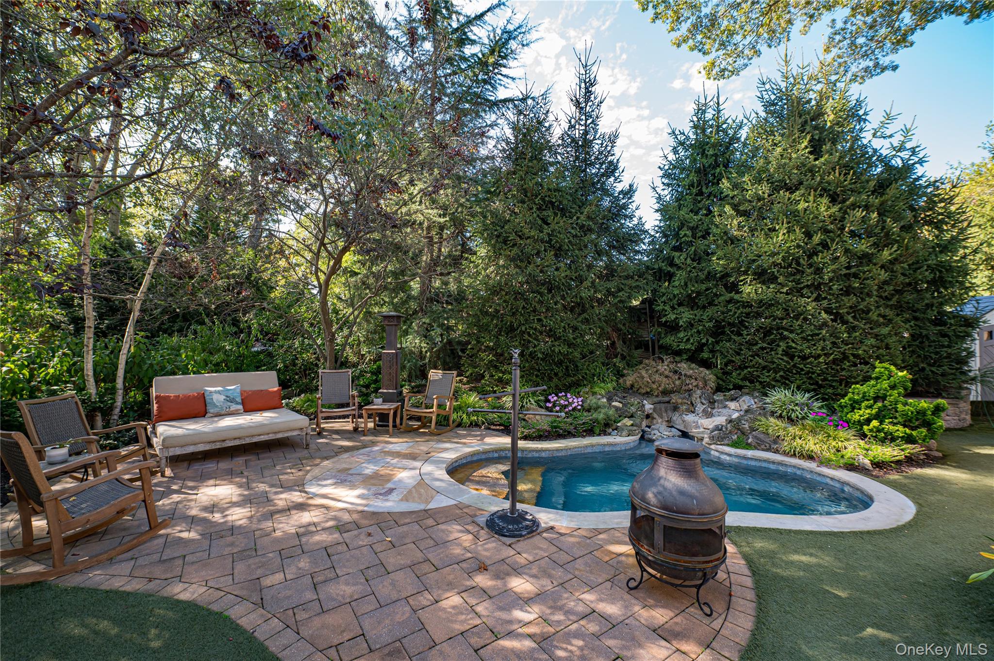 6 Rack Lane, East Setauket, NY 11733