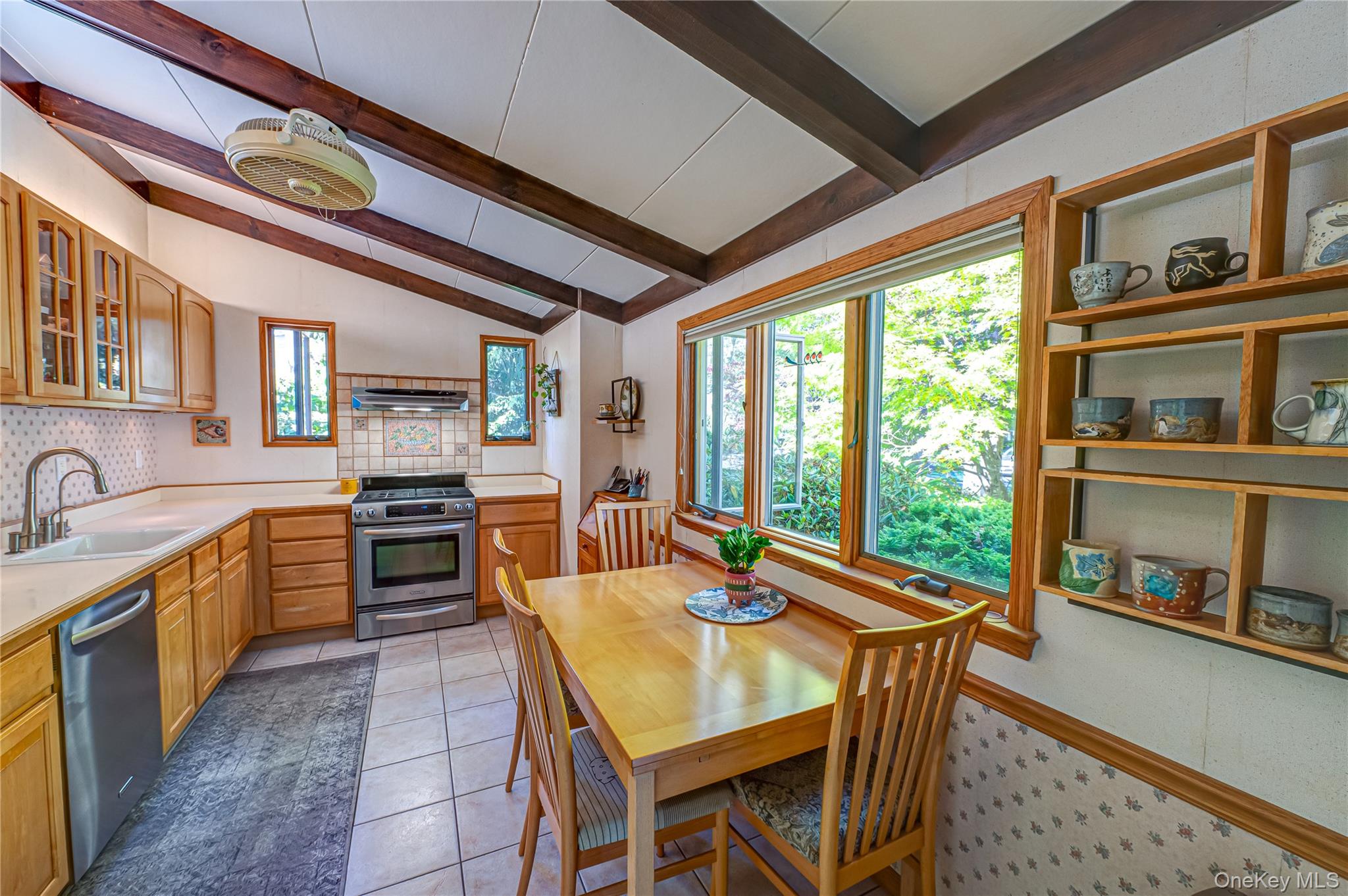 6 Rack Lane, East Setauket, NY 11733