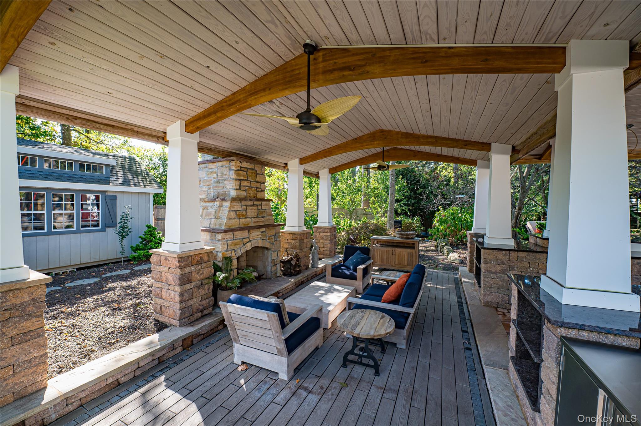 6 Rack Lane, East Setauket, NY 11733