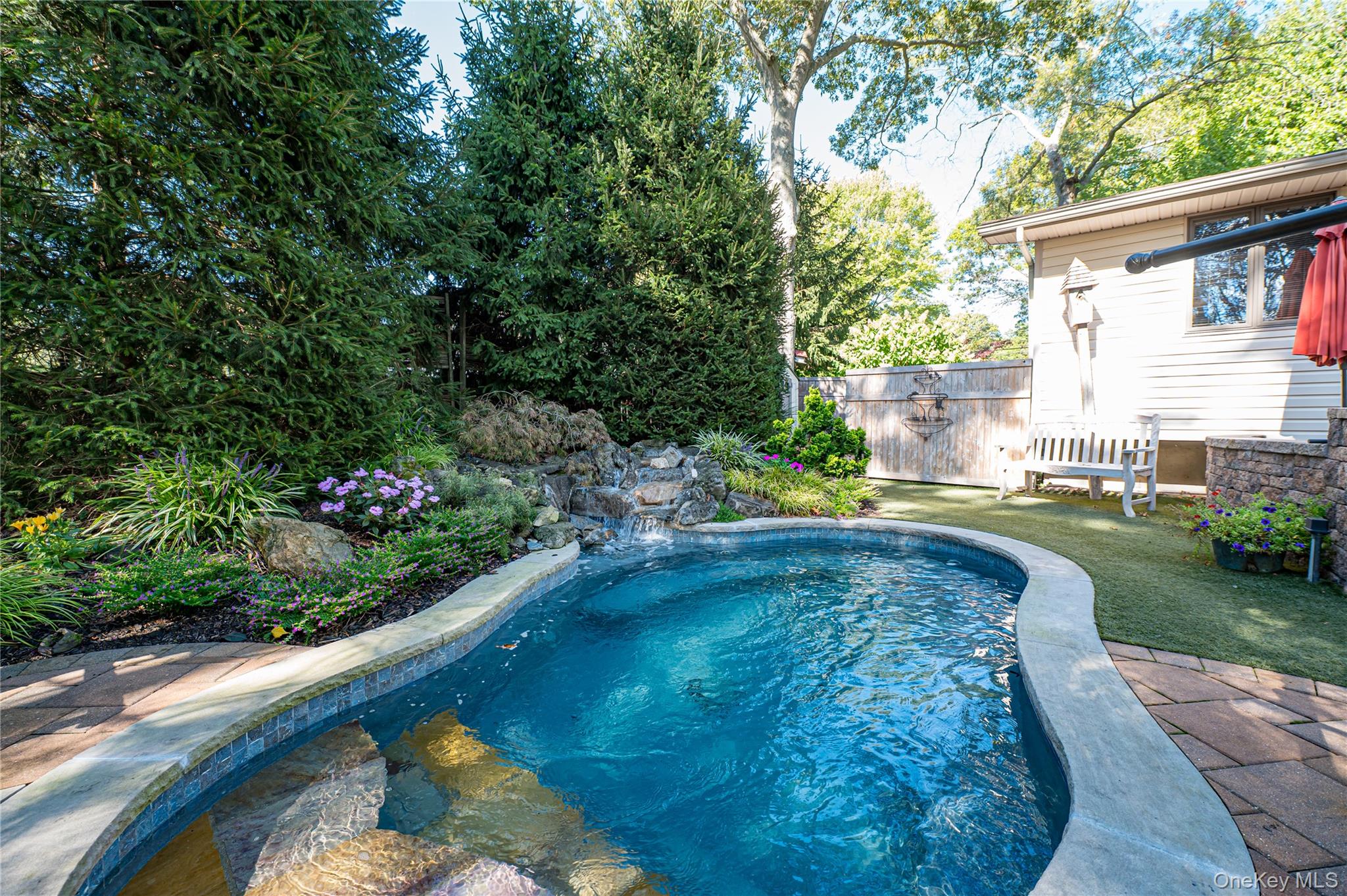 6 Rack Lane, East Setauket, NY 11733