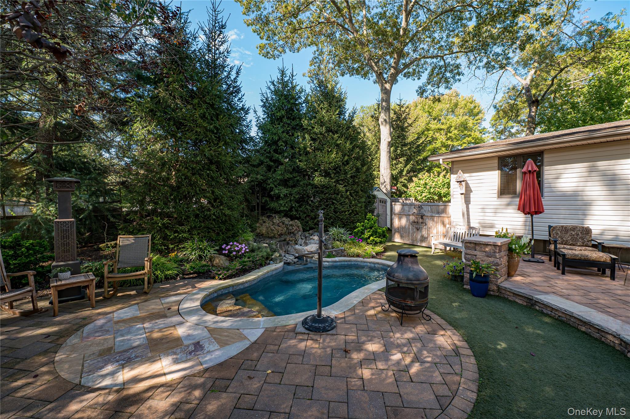 6 Rack Lane, East Setauket, NY 11733