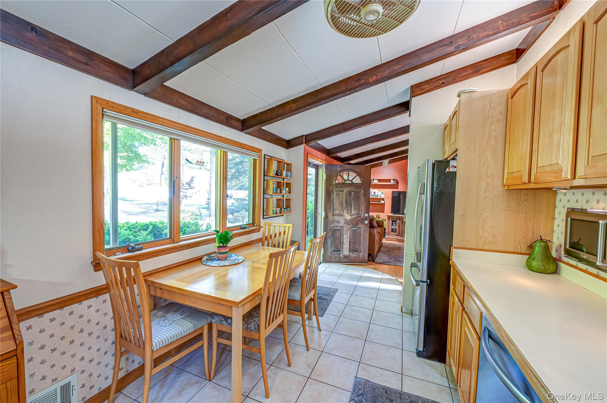 6 Rack Lane, East Setauket, NY 11733