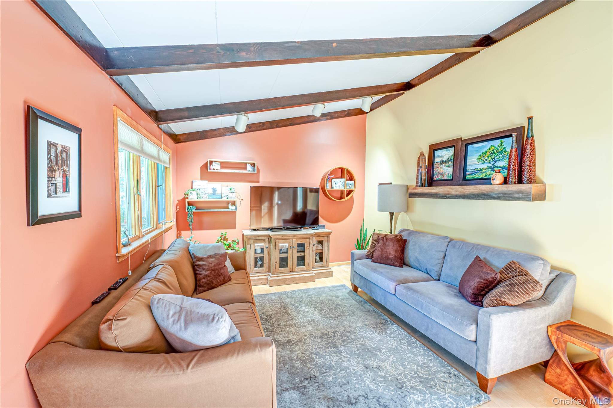 6 Rack Lane, East Setauket, NY 11733