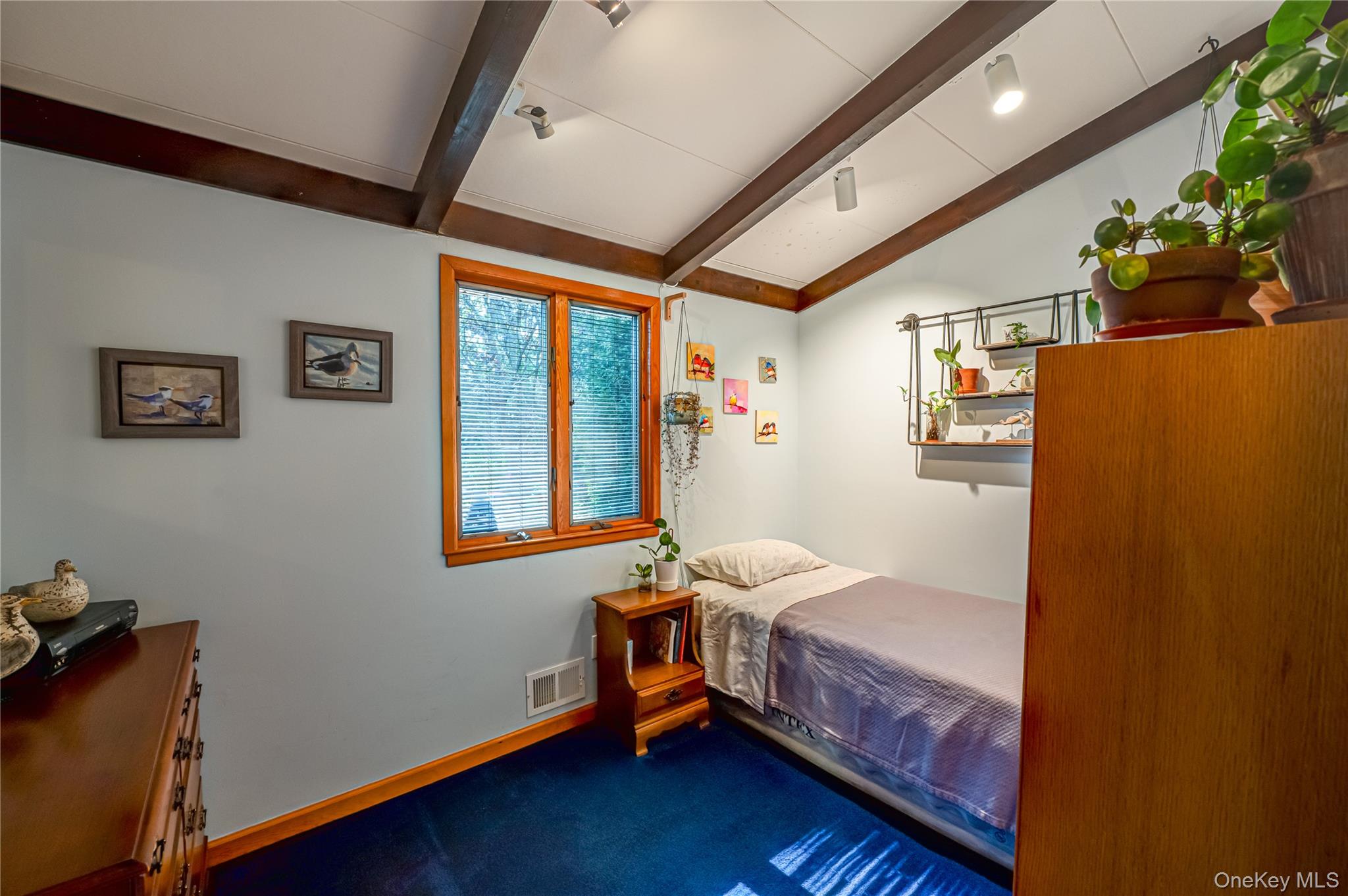 6 Rack Lane, East Setauket, NY 11733