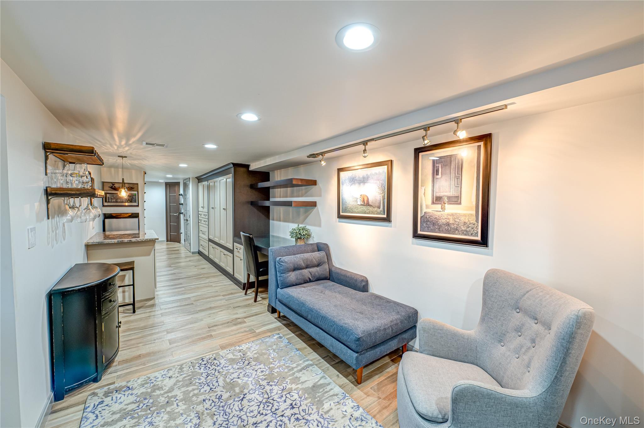 6 Rack Lane, East Setauket, NY 11733