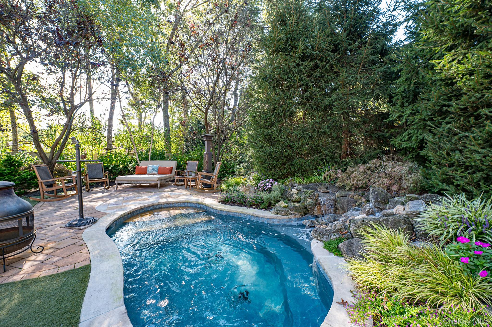 6 Rack Lane, East Setauket, NY 11733