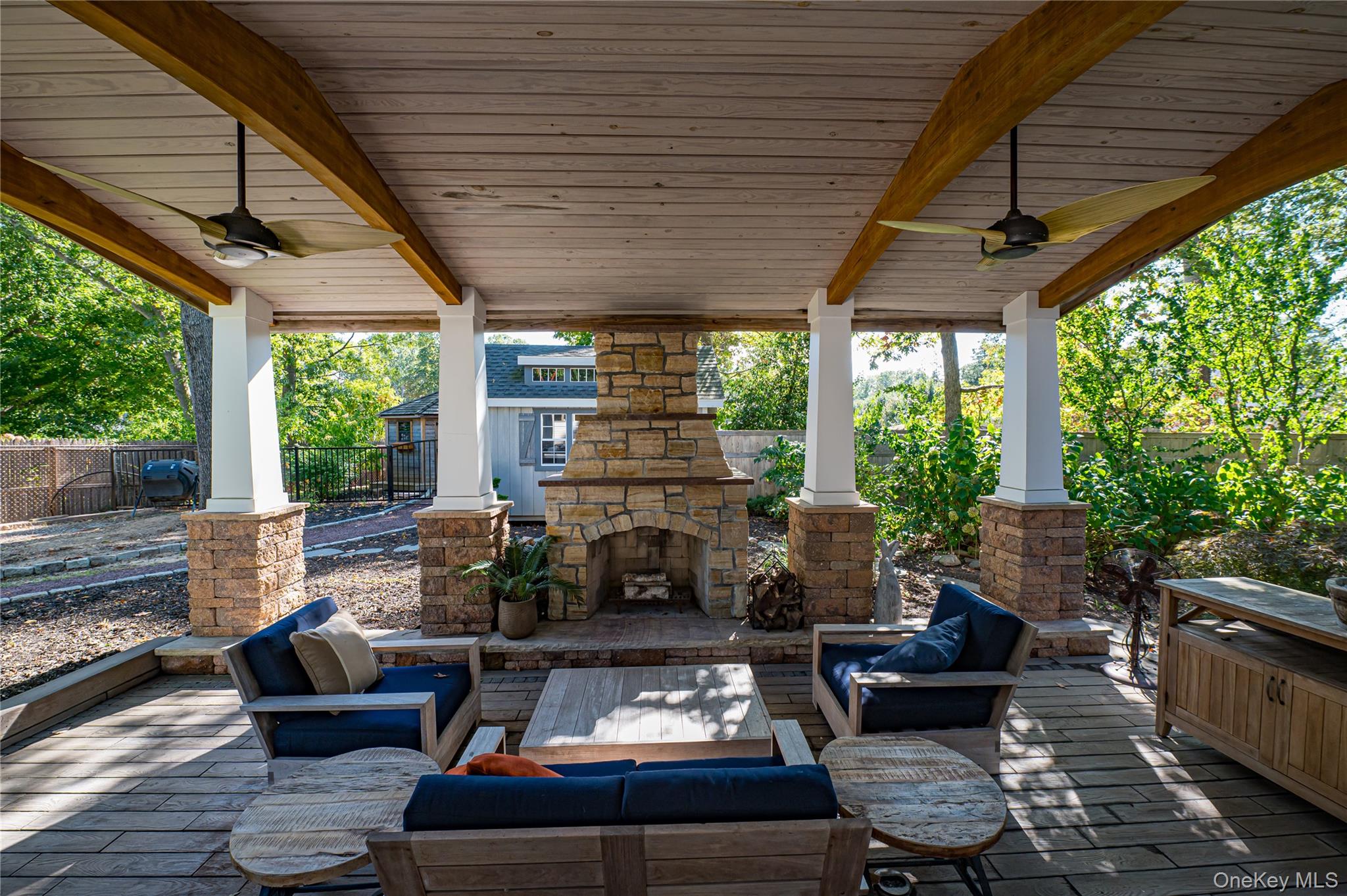 6 Rack Lane, East Setauket, NY 11733