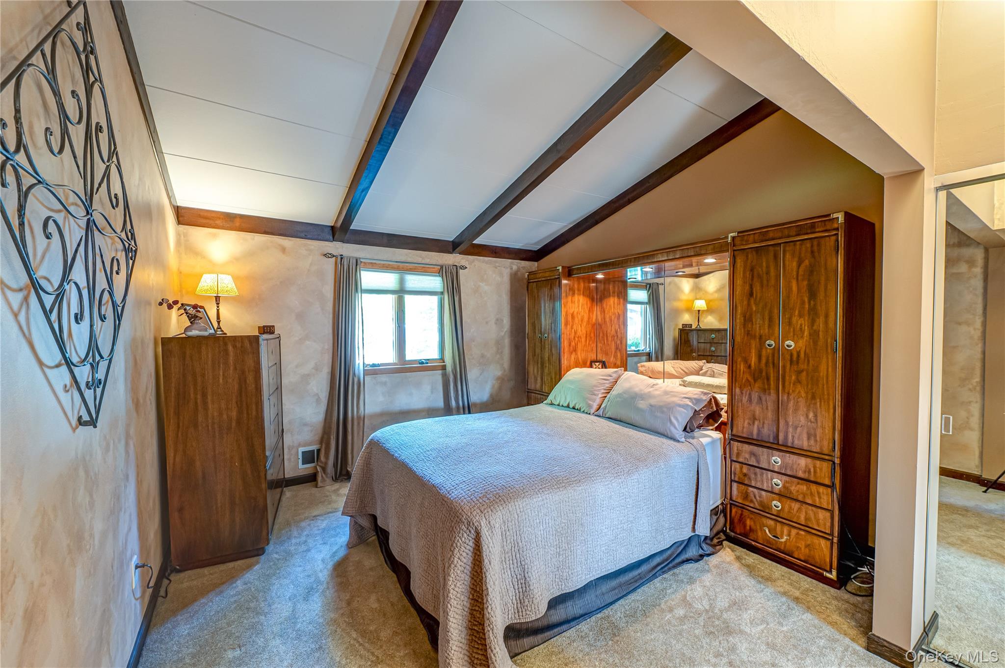 6 Rack Lane, East Setauket, NY 11733