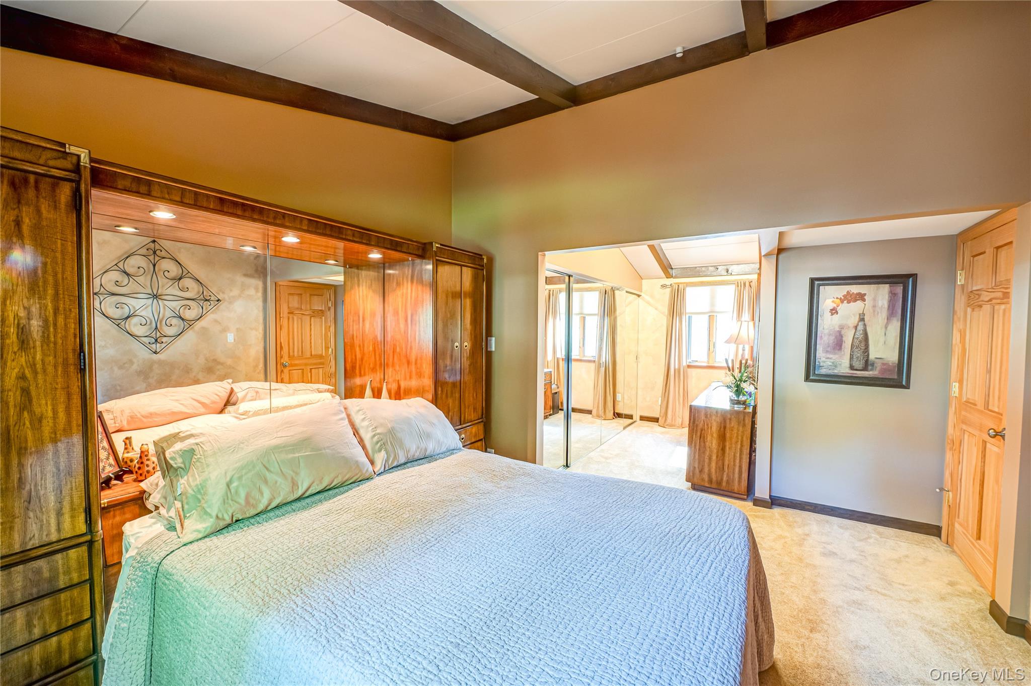 6 Rack Lane, East Setauket, NY 11733