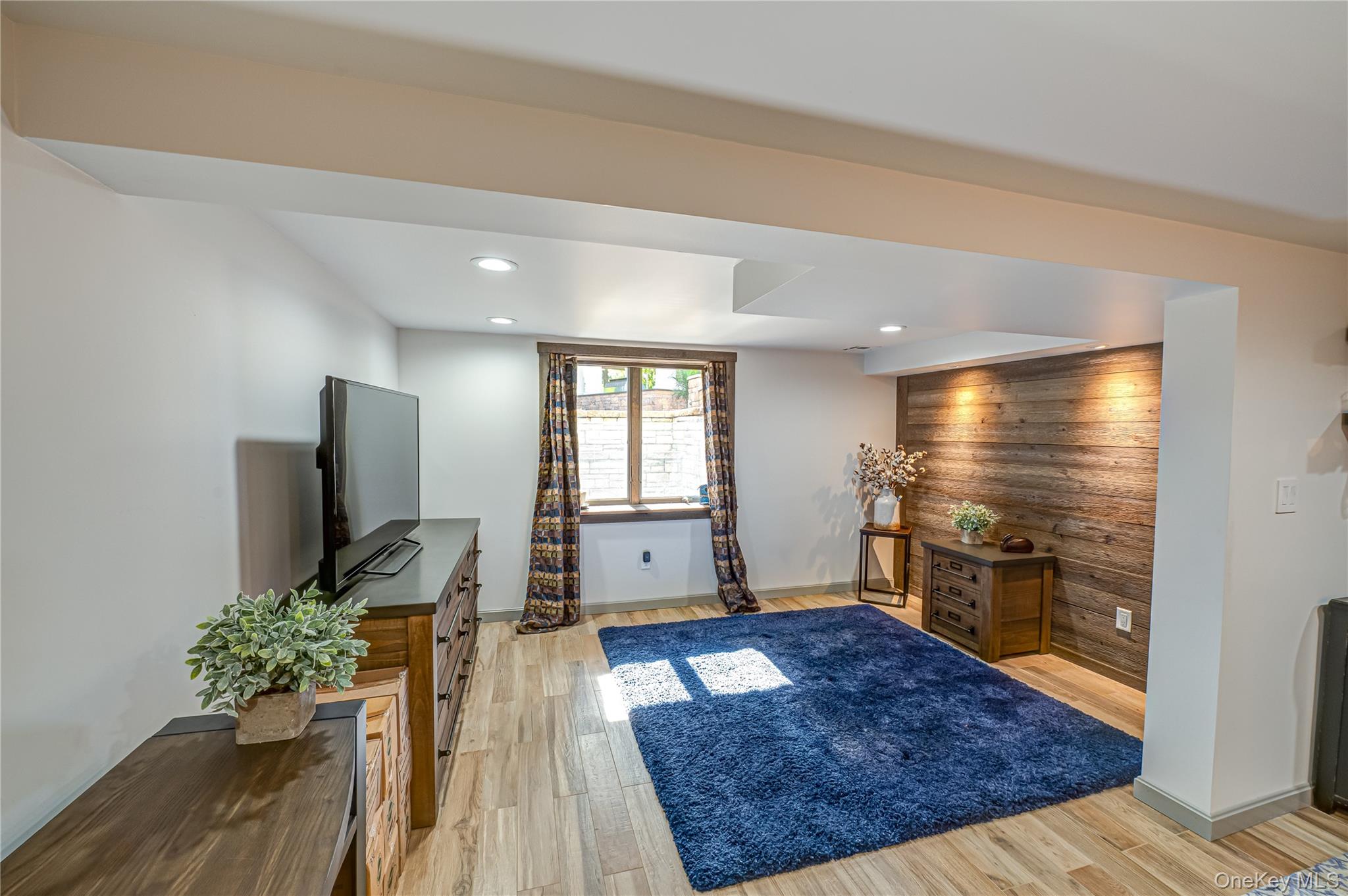 6 Rack Lane, East Setauket, NY 11733