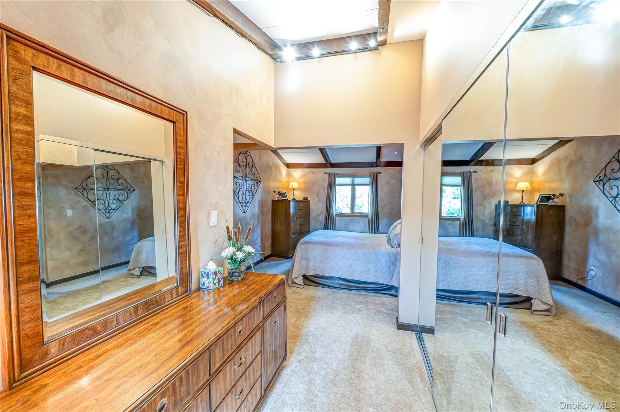 6 Rack Lane, East Setauket, NY 11733