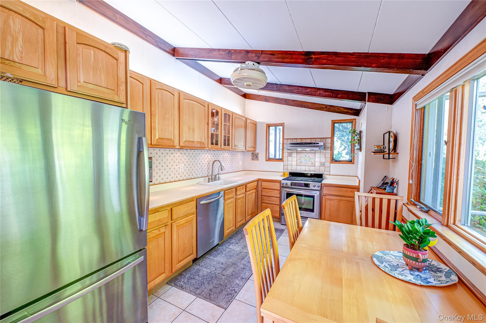 6 Rack Lane, East Setauket, NY 11733