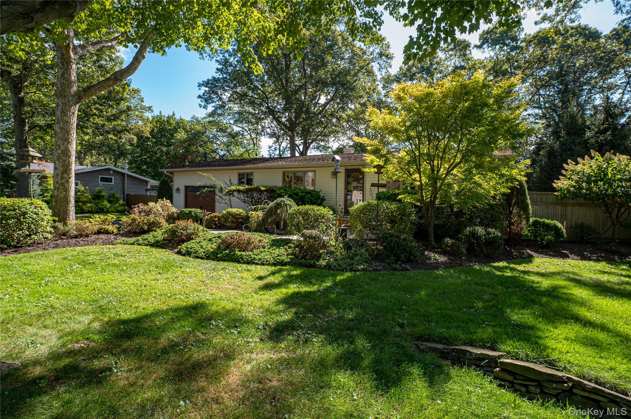 6 Rack Lane, East Setauket, NY 11733