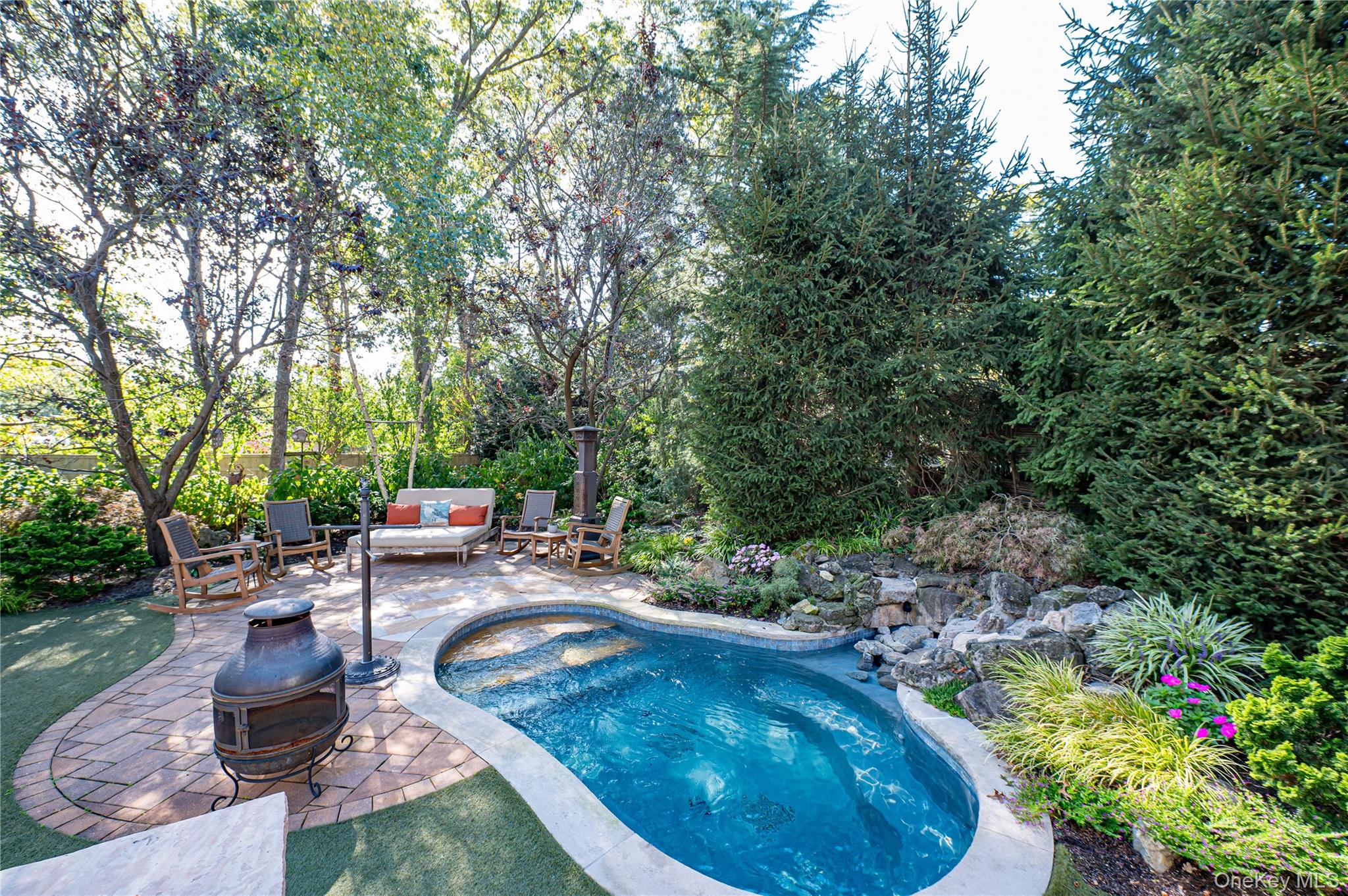 6 Rack Lane, East Setauket, NY 11733