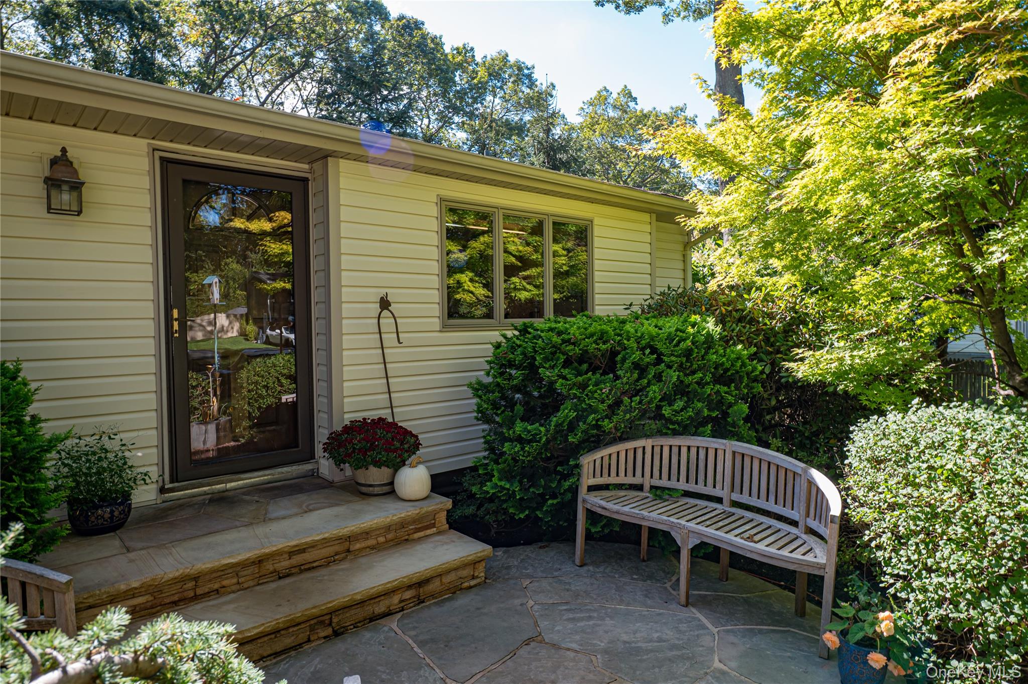 6 Rack Lane, East Setauket, NY 11733