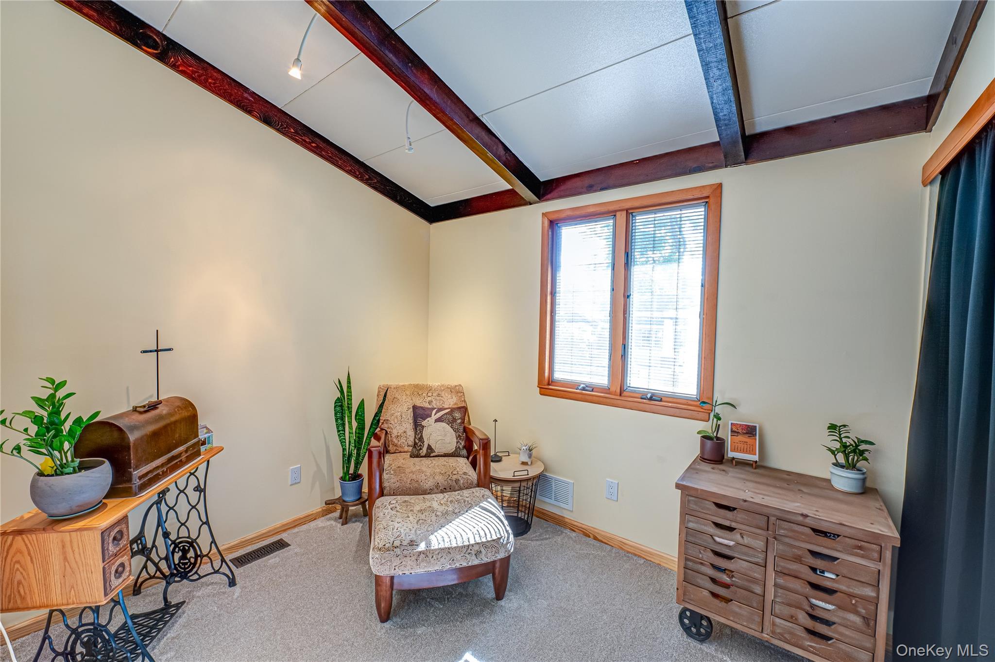 6 Rack Lane, East Setauket, NY 11733