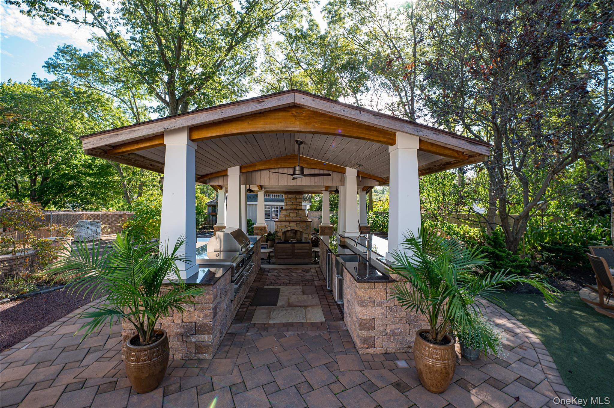 6 Rack Lane, East Setauket, NY 11733