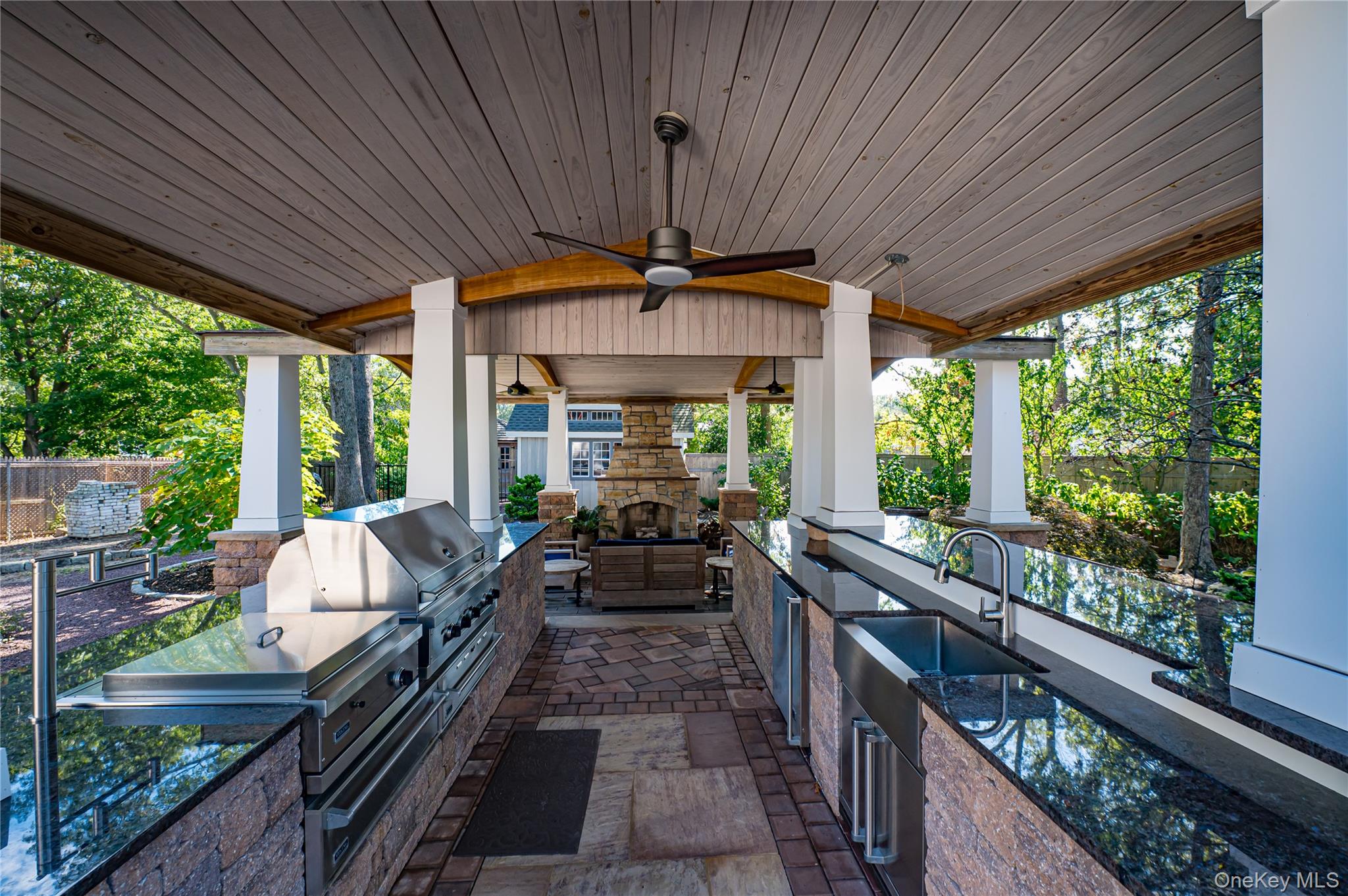 6 Rack Lane, East Setauket, NY 11733