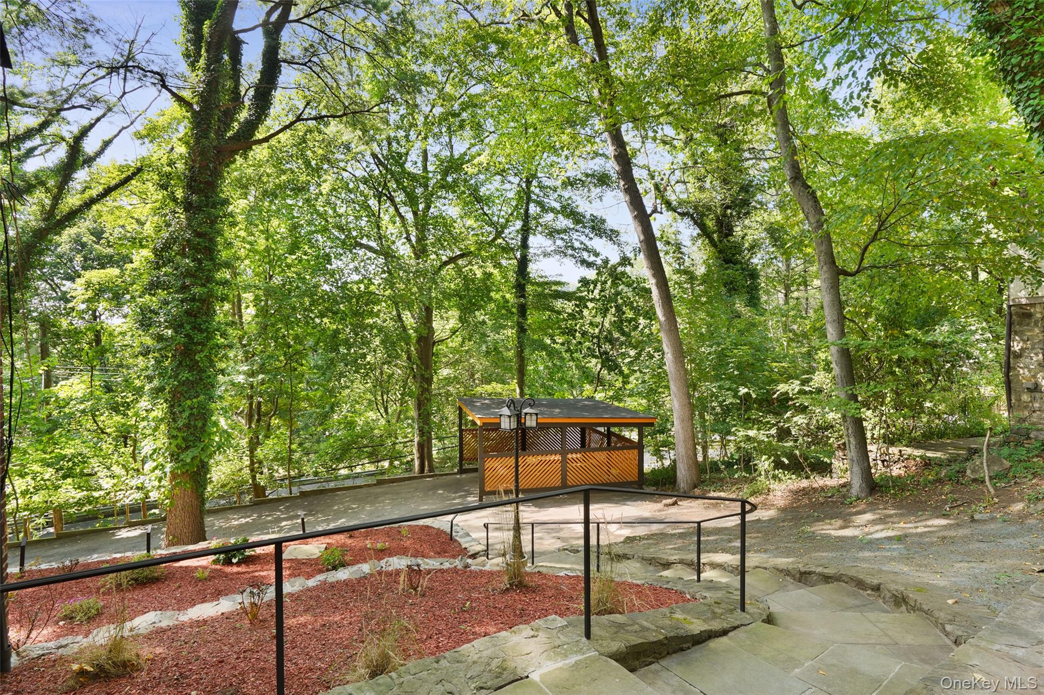 27 Hardscrabble Road, Briarcliff Manor, NY 10510