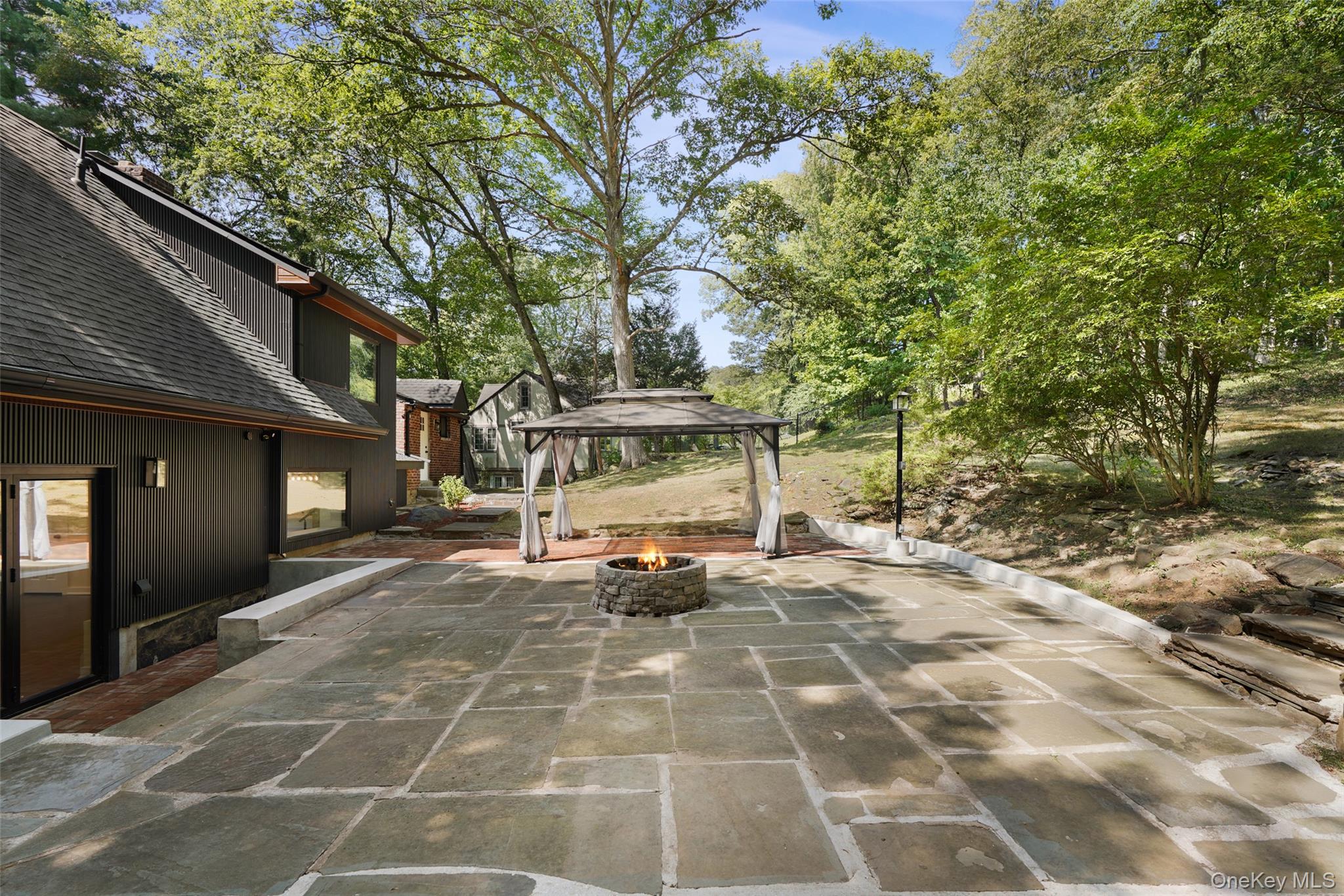 27 Hardscrabble Road, Briarcliff Manor, NY 10510