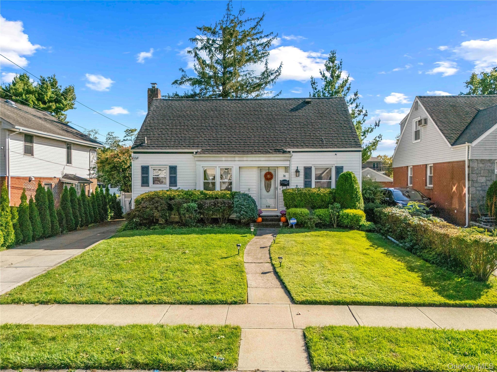 38 primrose Drive, New Hyde Park, NY 11040