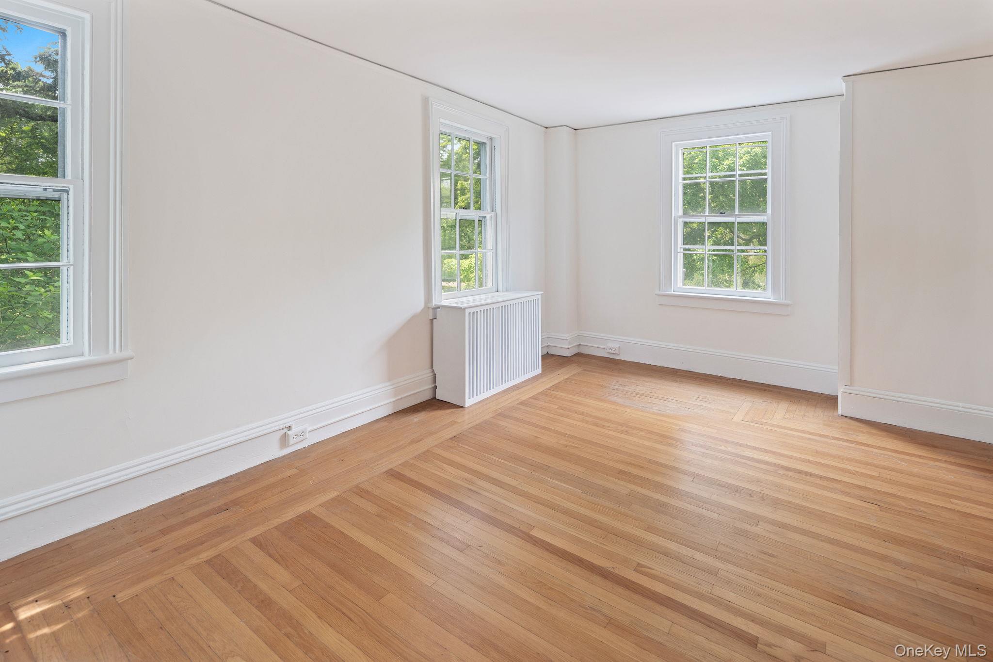 27 Bedford Road, Pleasantville, NY 10570