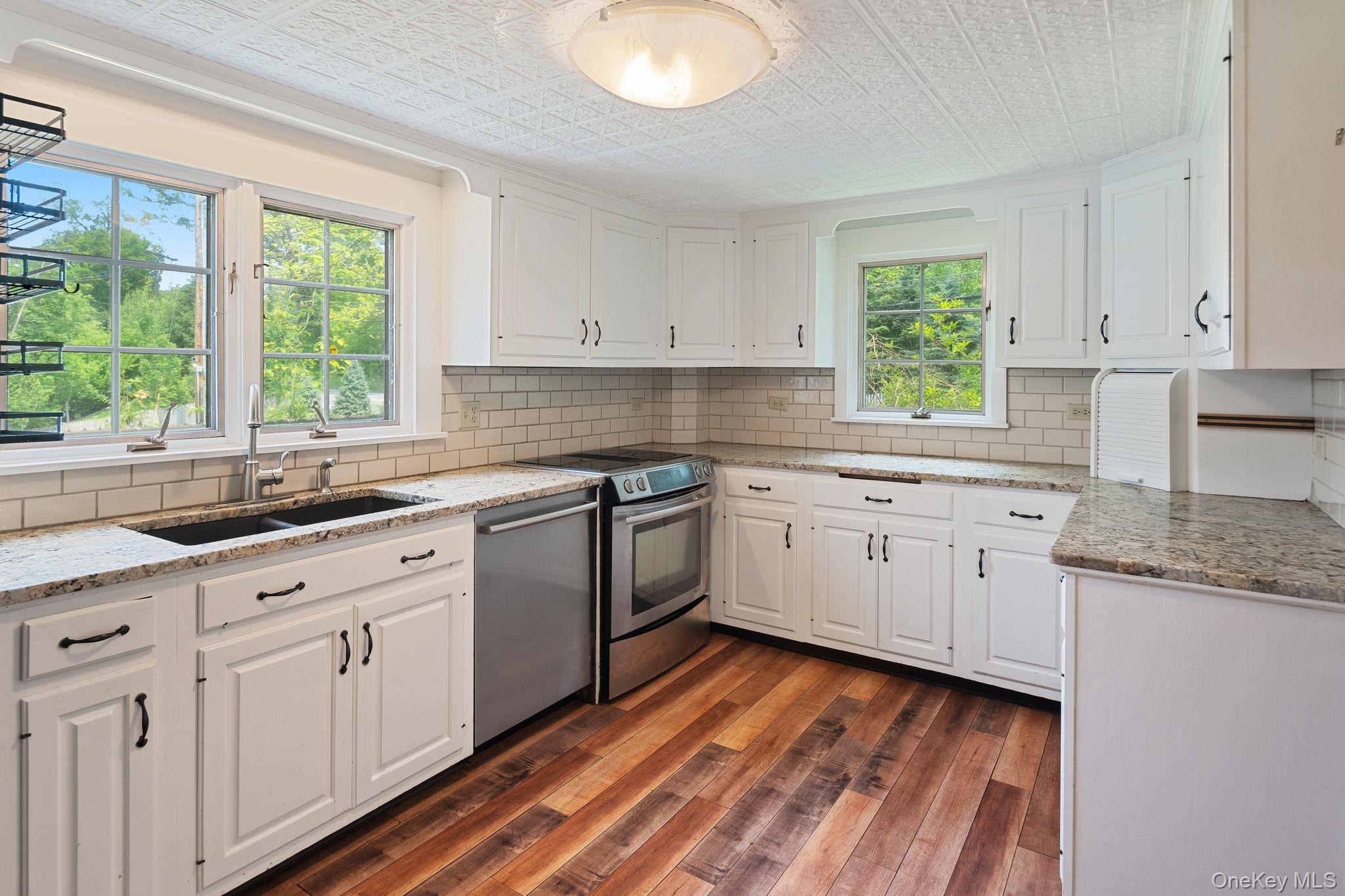 27 Bedford Road, Pleasantville, NY 10570