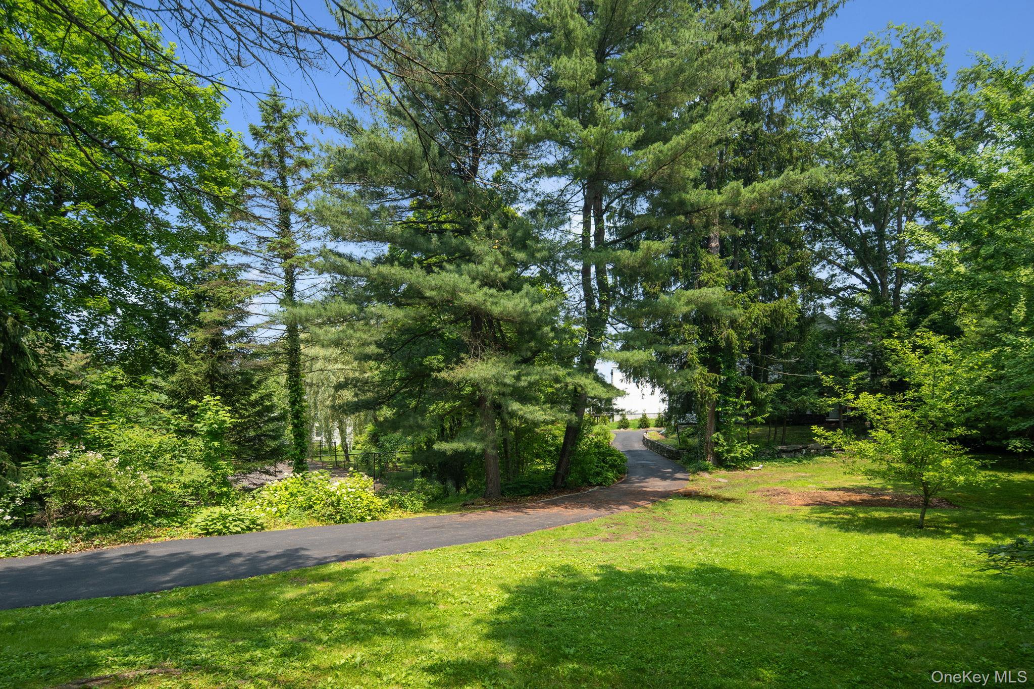 27 Bedford Road, Pleasantville, NY 10570