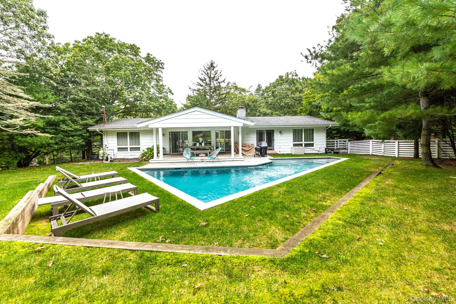 64 Winding Way, East Hampton, NY 11937