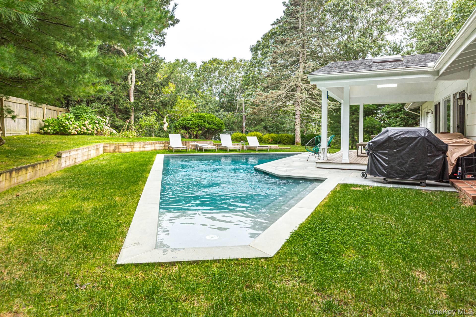 64 Winding Way, East Hampton, NY 11937