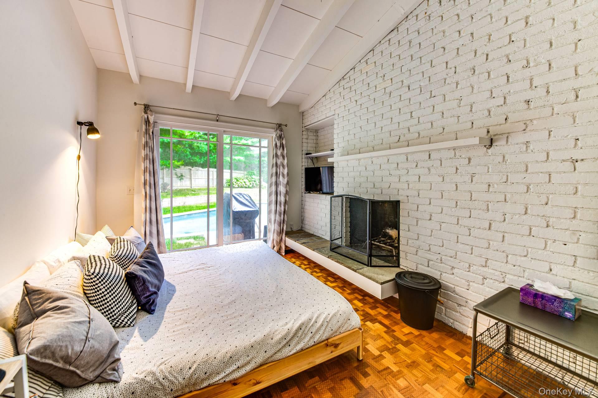 64 Winding Way, East Hampton, NY 11937