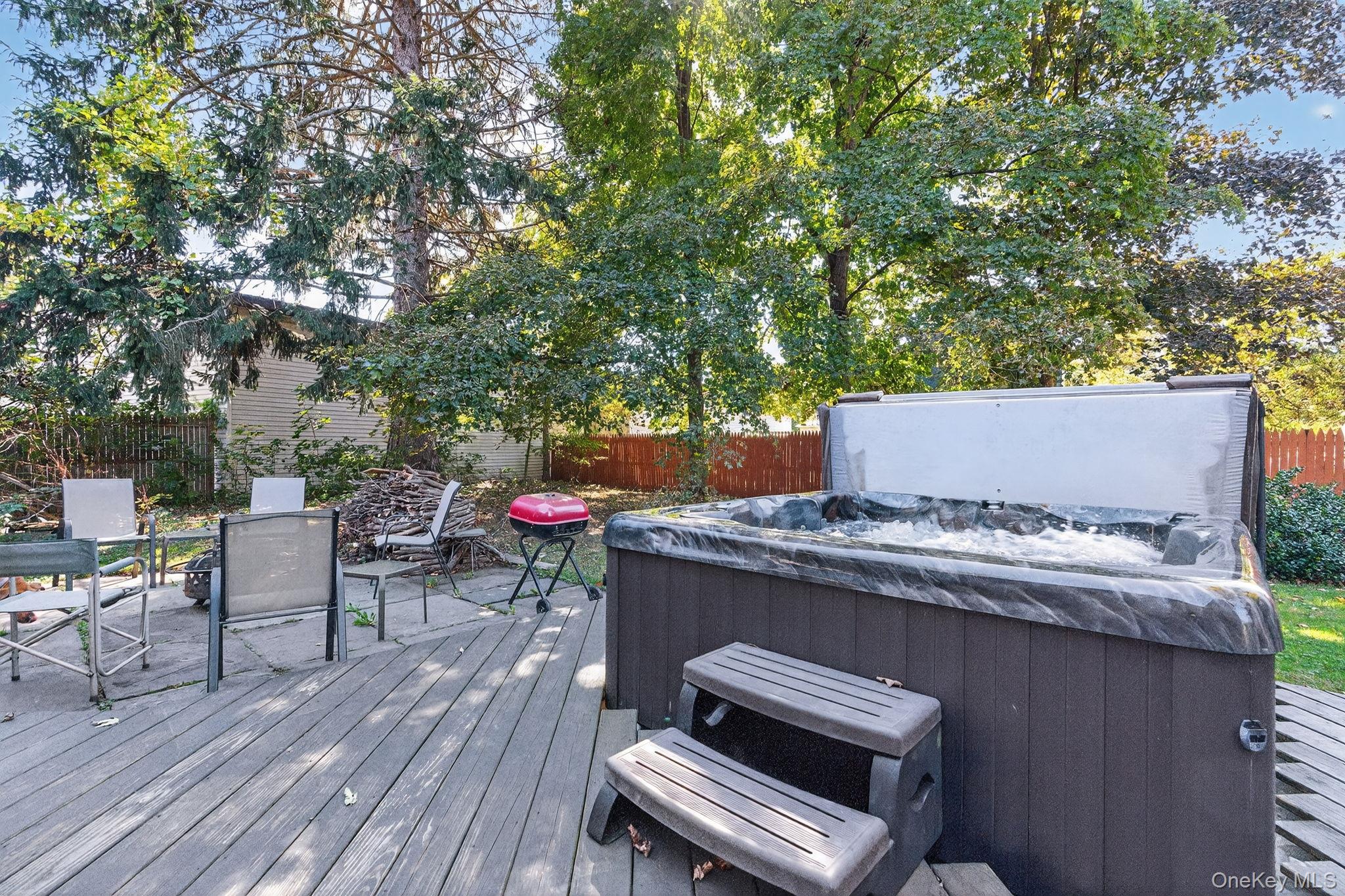 4 Railroad Avenue, Staatsburg, NY 12580