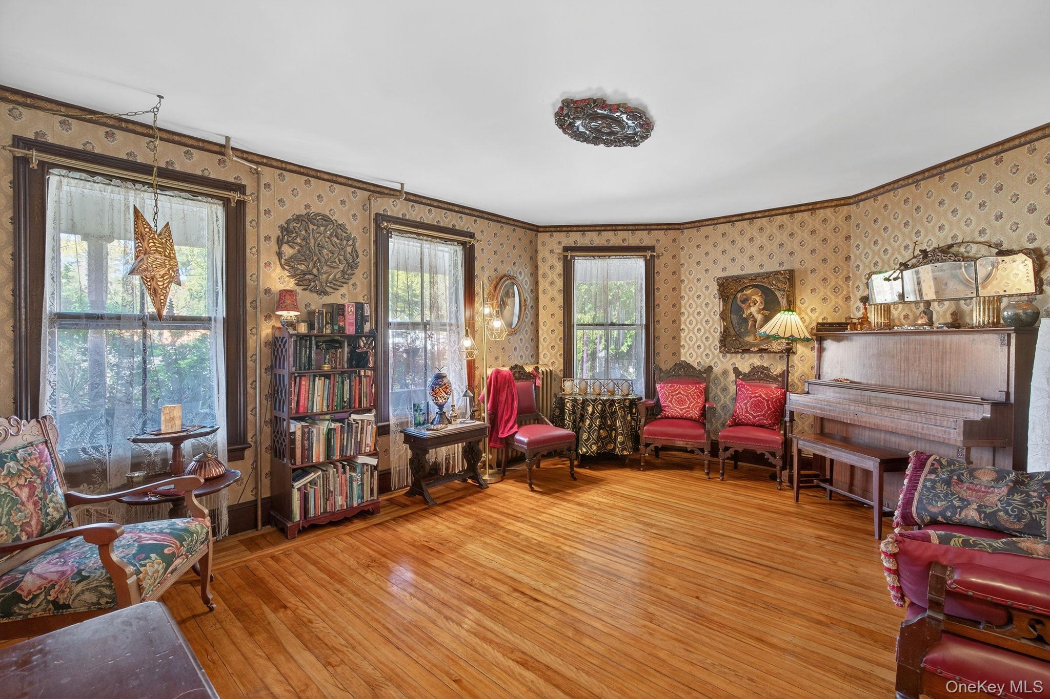 4 Railroad Avenue, Staatsburg, NY 12580