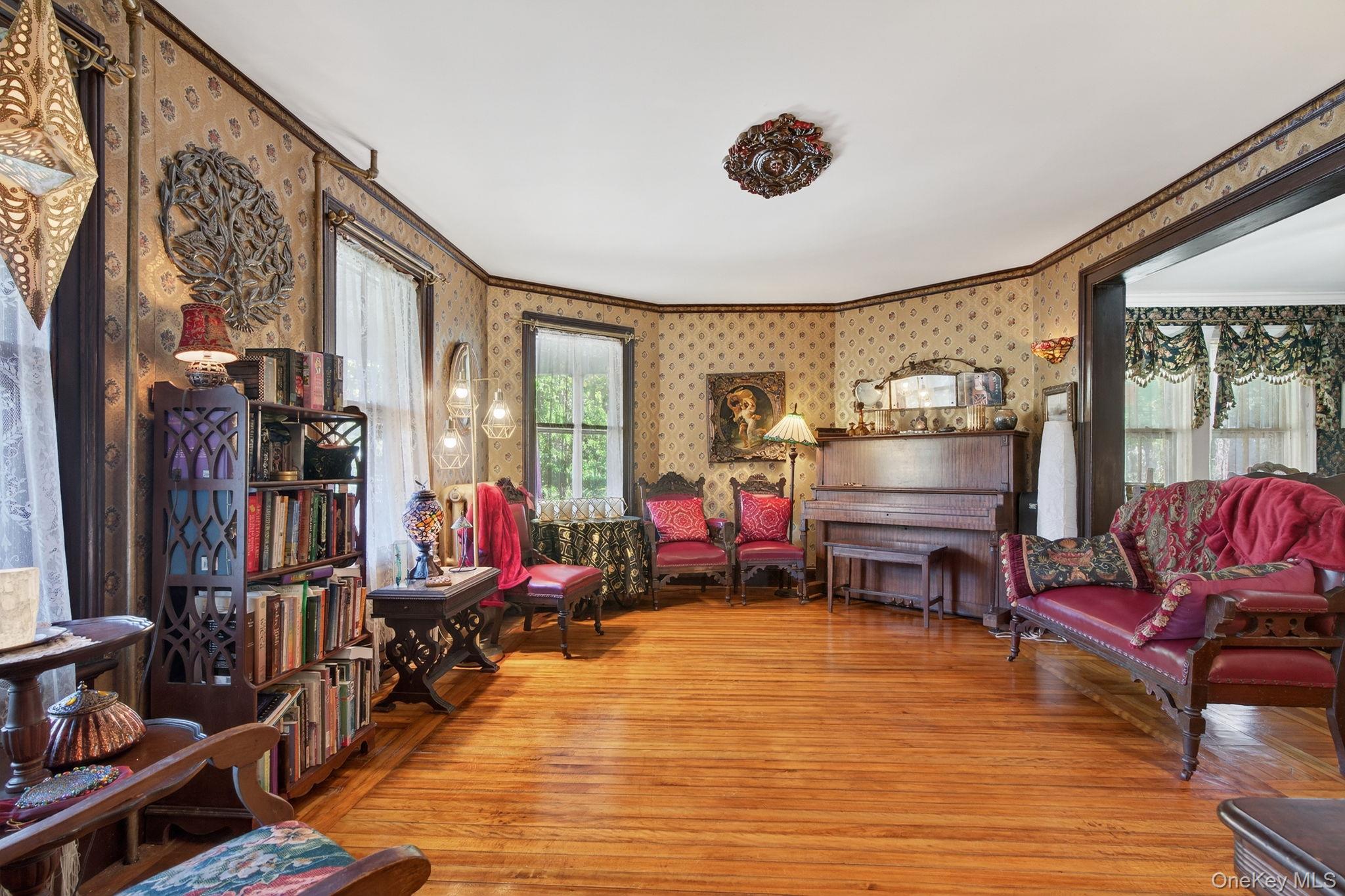 4 Railroad Avenue, Staatsburg, NY 12580