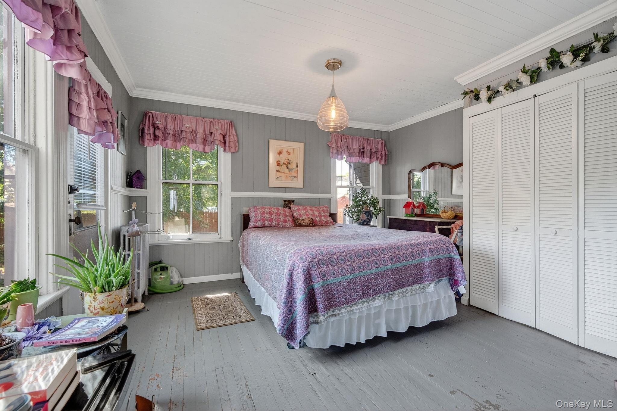 4 Railroad Avenue, Staatsburg, NY 12580