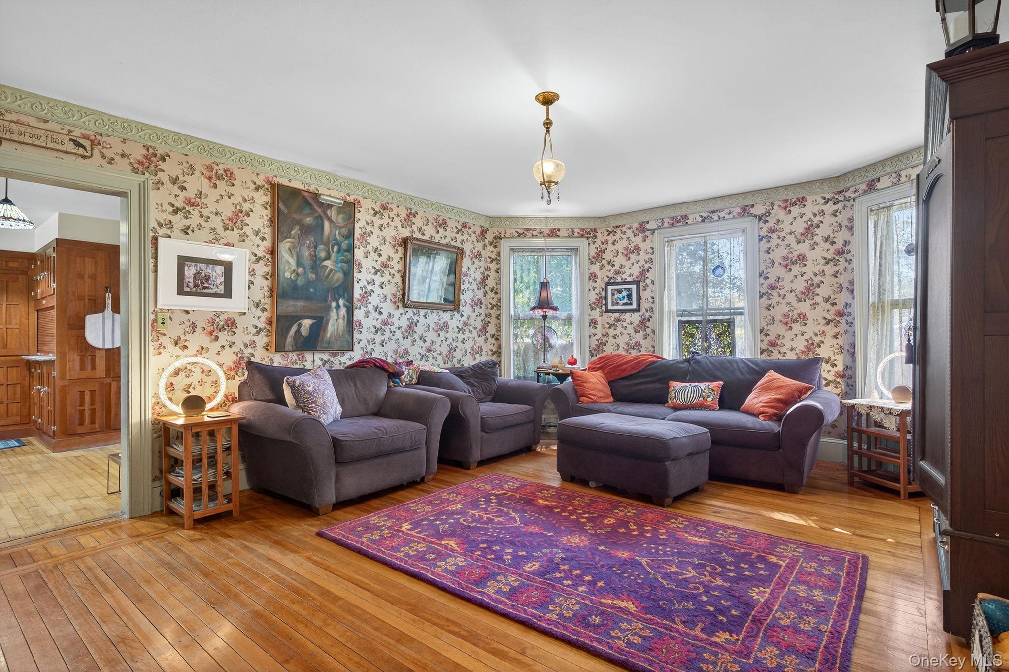 4 Railroad Avenue, Staatsburg, NY 12580