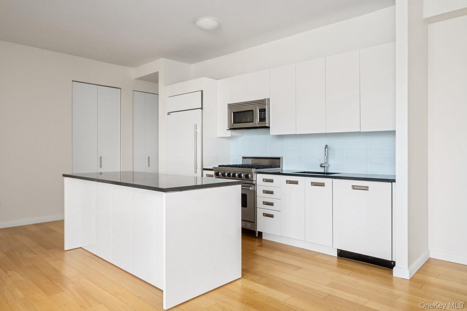 46-30 CENTER Boulevard # 908, Queens, NY 11109