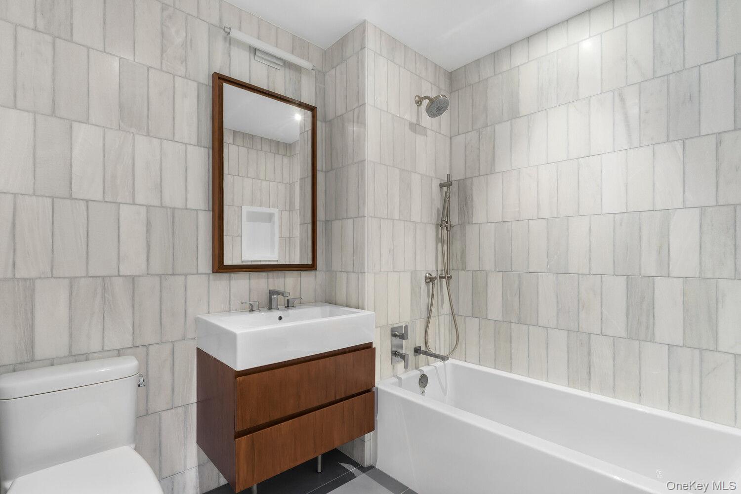 21-30 44TH Drive # 5A, Queens, NY 11101