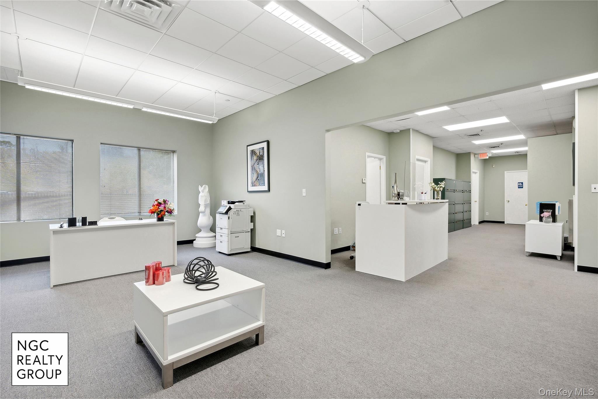 180 Old Country Road, Riverhead, NY 11901