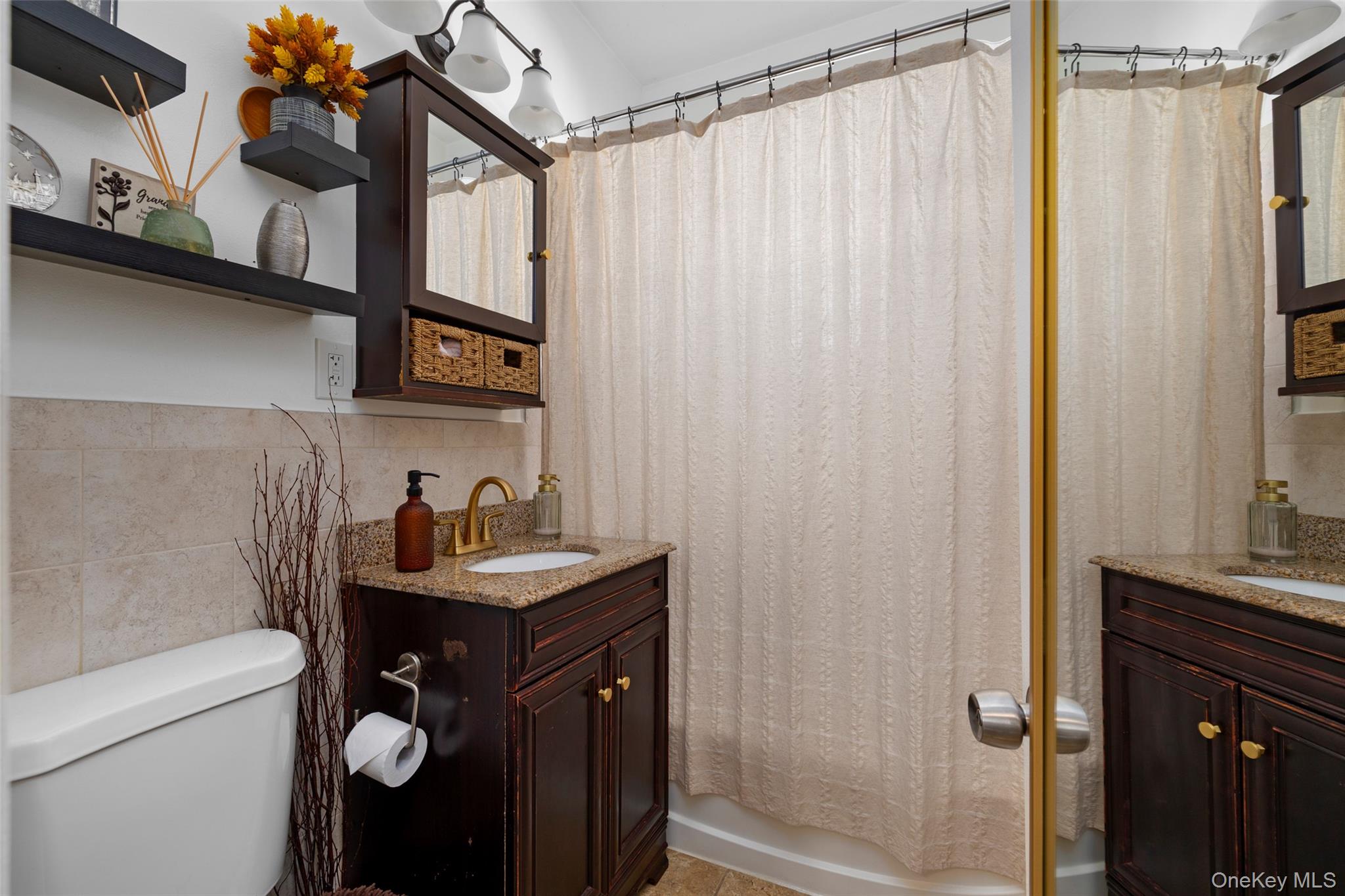 19 Teneyck Avenue, Valley Stream, NY 11580