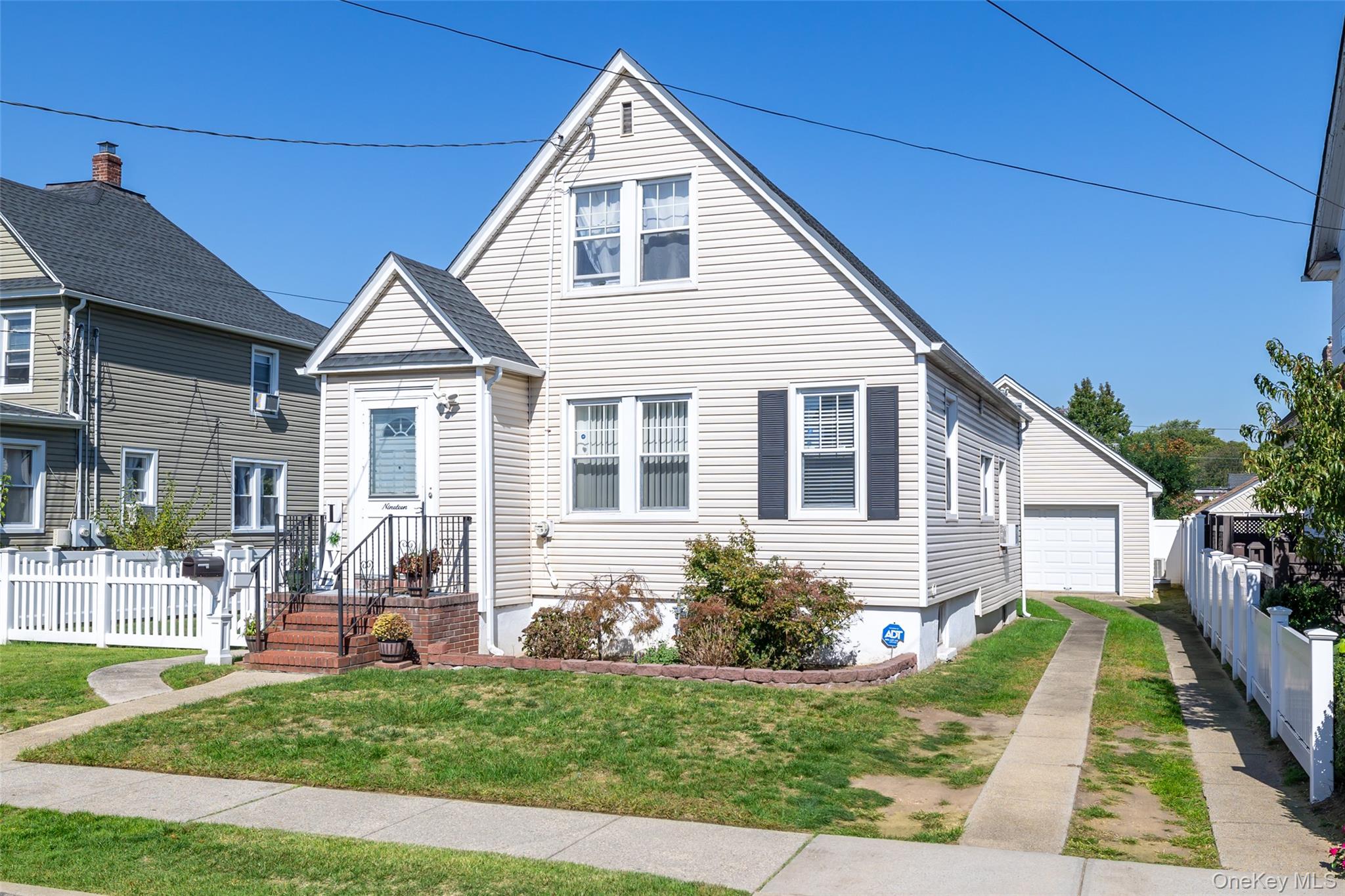 19 Teneyck Avenue, Valley Stream, NY 11580