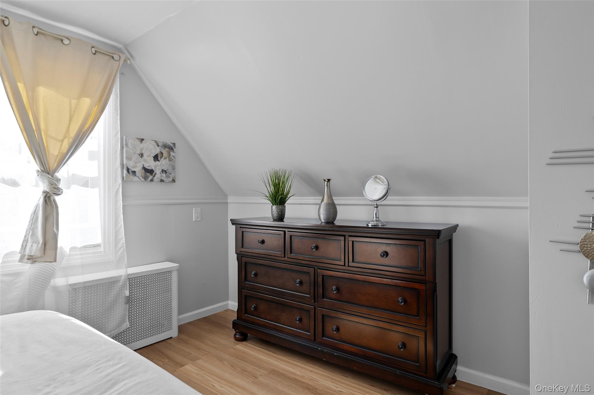 19 Teneyck Avenue, Valley Stream, NY 11580