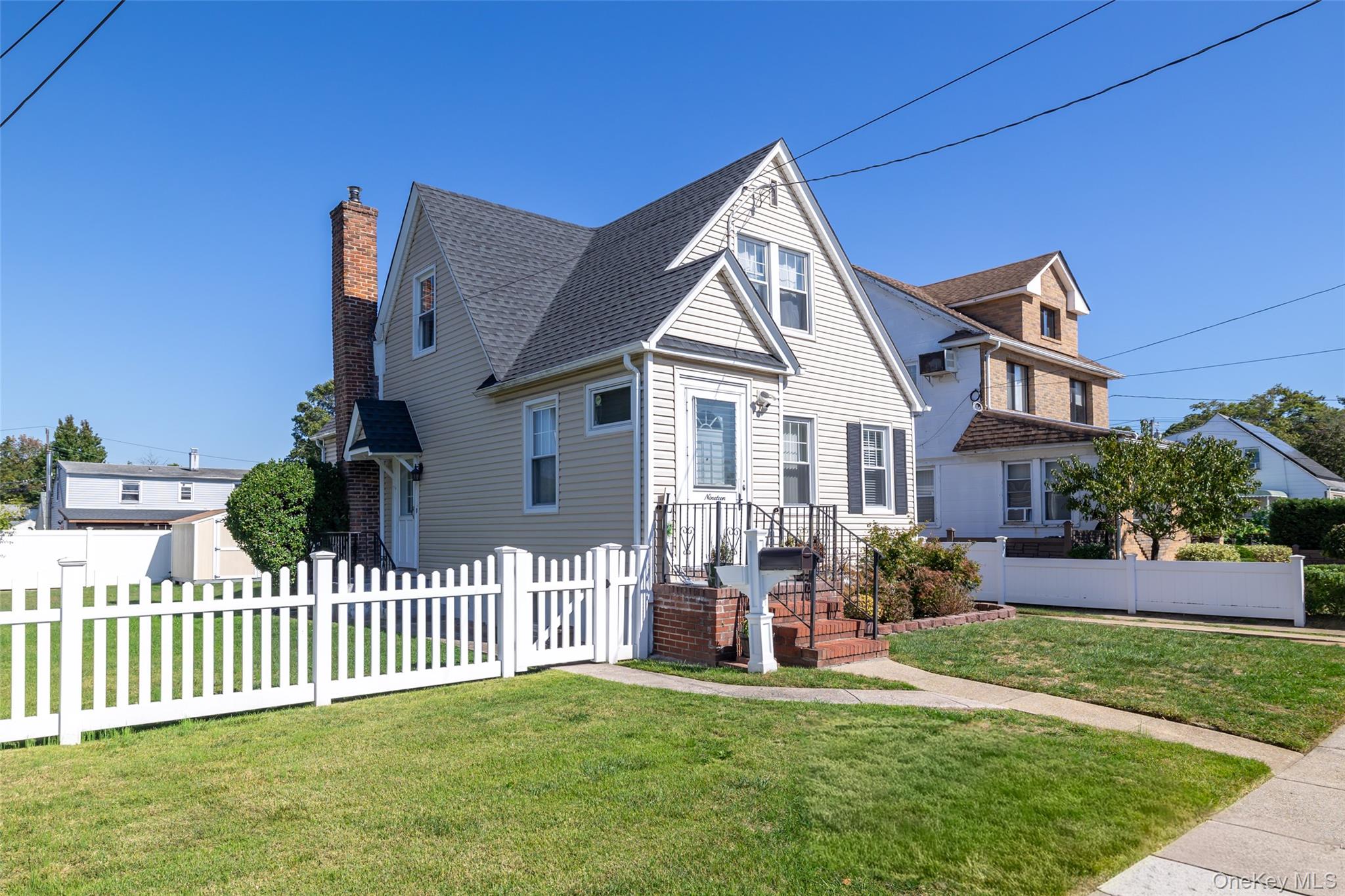 19 Teneyck Avenue, Valley Stream, NY 11580