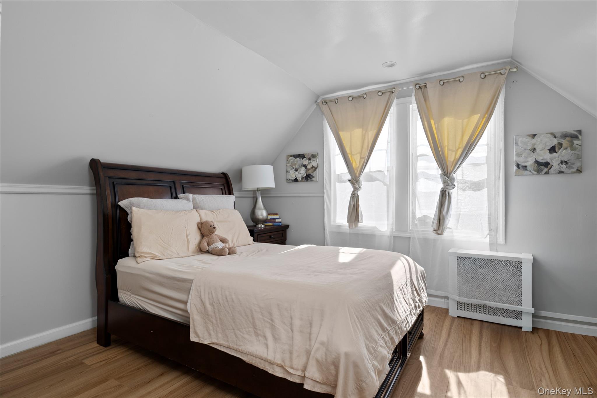 19 Teneyck Avenue, Valley Stream, NY 11580