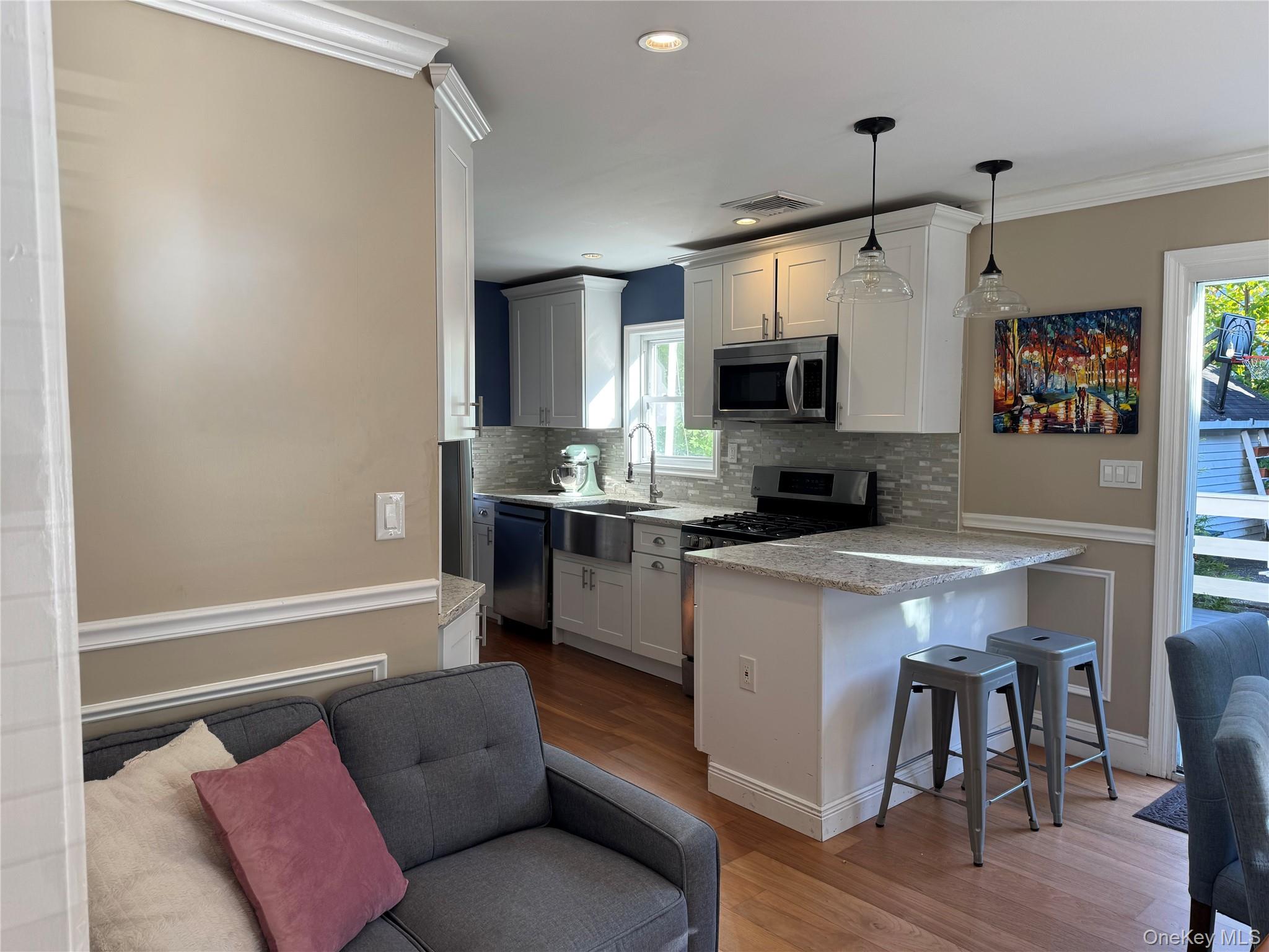 76 Chestnut Avenue, Pelham, NY 10803