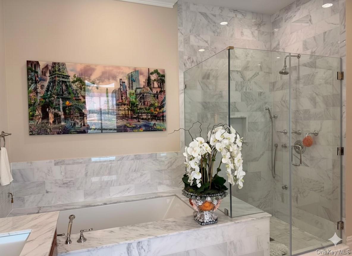 6000 Royal Court # 6303, North Hills, NY 11040