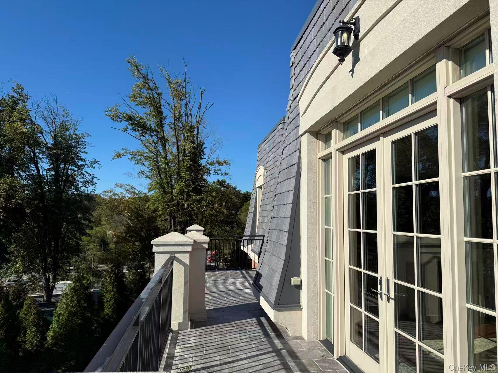 6000 Royal Court # 6303, North Hills, NY 11040