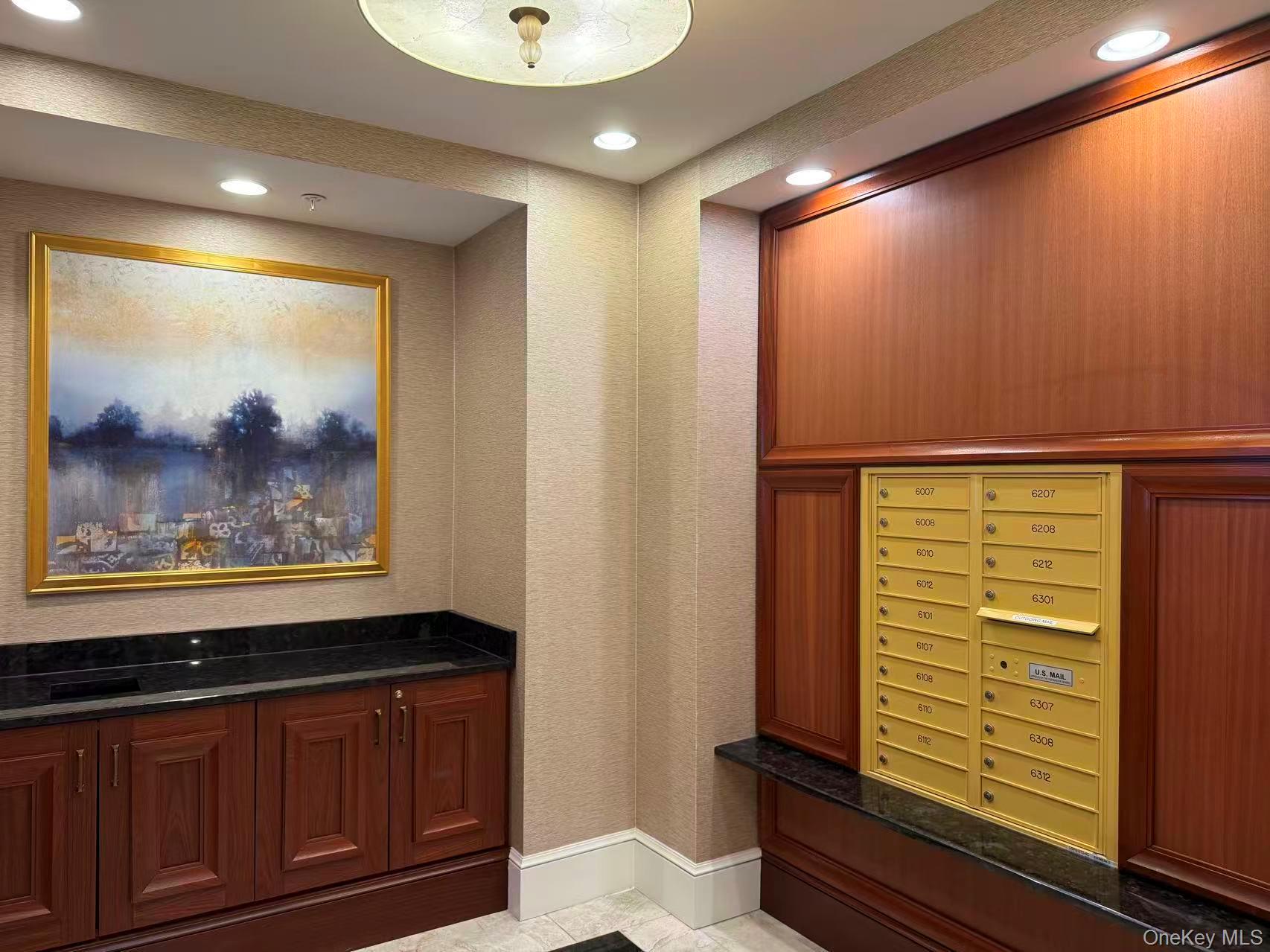 6000 Royal Court # 6303, North Hills, NY 11040